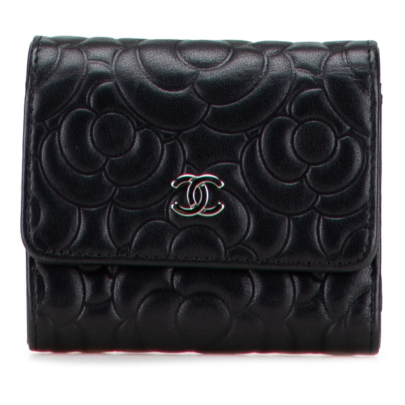 Pre-Loved Chanel CC Embossed Goatskin Camellia Trifold Compact Wallet - Picture 1 of 11